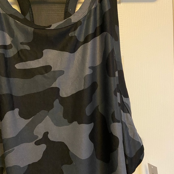 NWT old navy Athletic tank - Picture 4 of 6